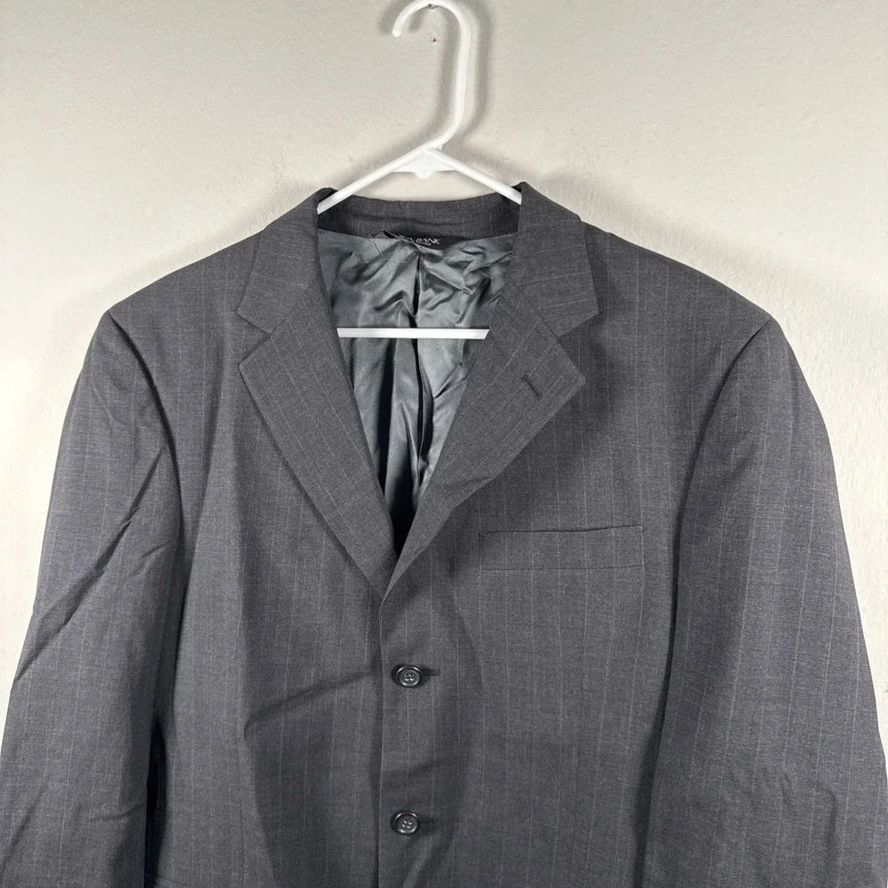 Jos A Bank Suit 40L Black Pinstriped‎ Wool 33x28 Pleat Pants 3 Button 3 Piece